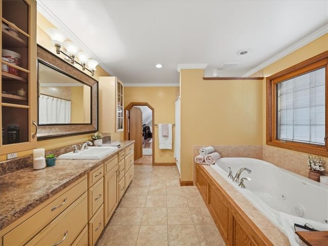 5971 Cherryview Ln, Bethel Park, PA 15102