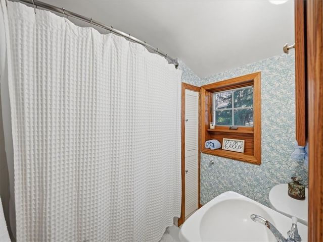 5971 Cherryview Ln, Bethel Park, PA 15102