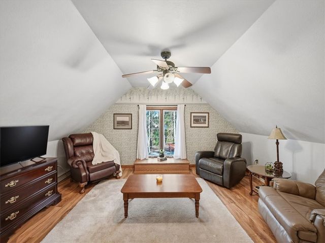 5971 Cherryview Ln, Bethel Park, PA 15102