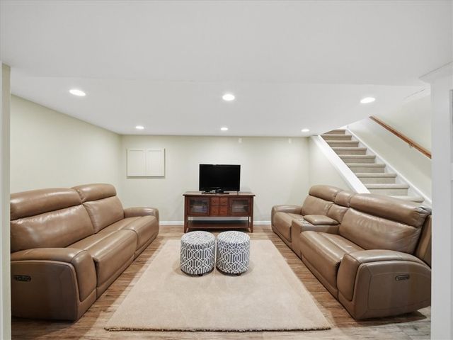 5971 Cherryview Ln, Bethel Park, PA 15102