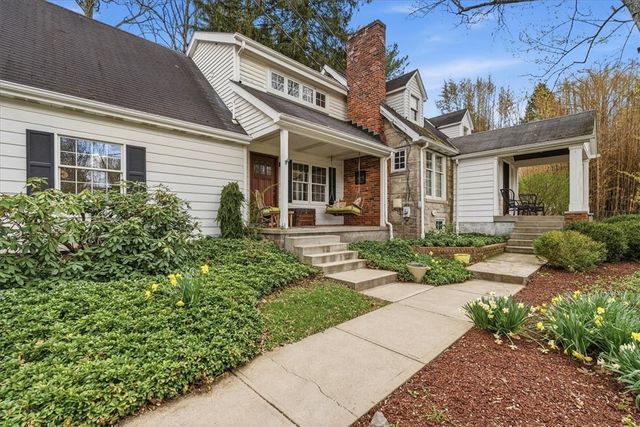 5971 Cherryview Ln, Bethel Park, PA 15102