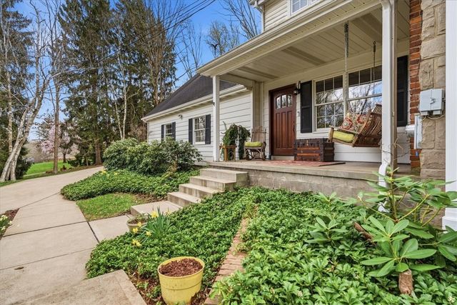 5971 Cherryview Ln, Bethel Park, PA 15102