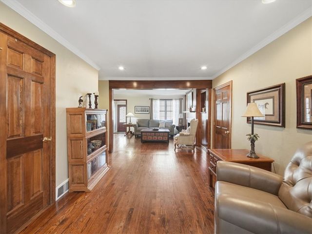 5971 Cherryview Ln, Bethel Park, PA 15102