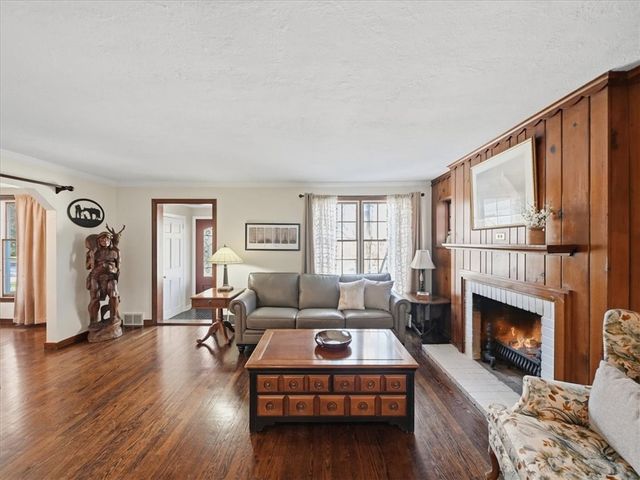 5971 Cherryview Ln, Bethel Park, PA 15102