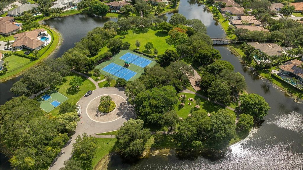 Image 44 of property listing at 5815 NW 96th Drive, Parkland, FL 33076