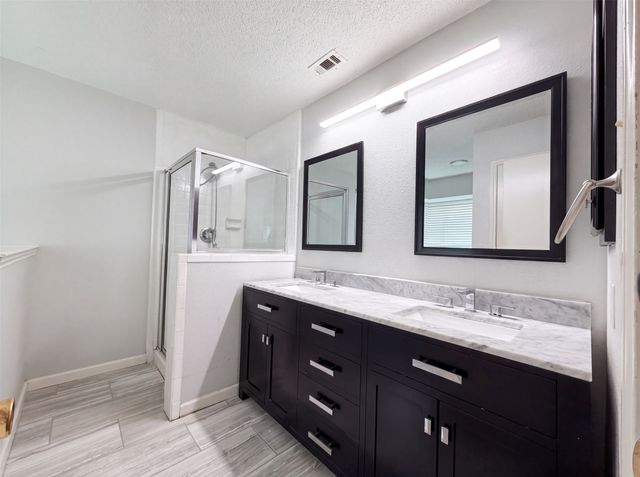 2831 Red Oak Drive, Grand Prairie, TX 75052