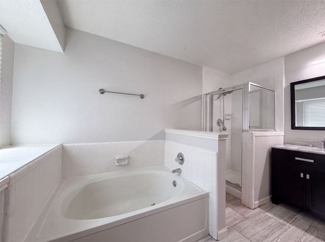 2831 Red Oak Drive, Grand Prairie, TX 75052