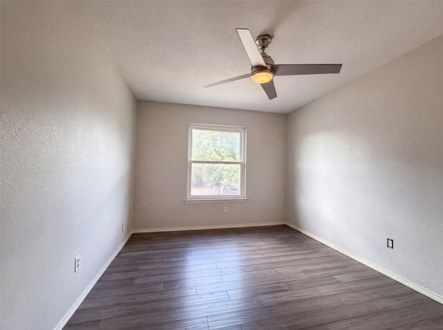 2831 Red Oak Drive, Grand Prairie, TX 75052