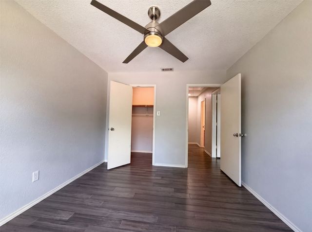 2831 Red Oak Drive, Grand Prairie, TX 75052