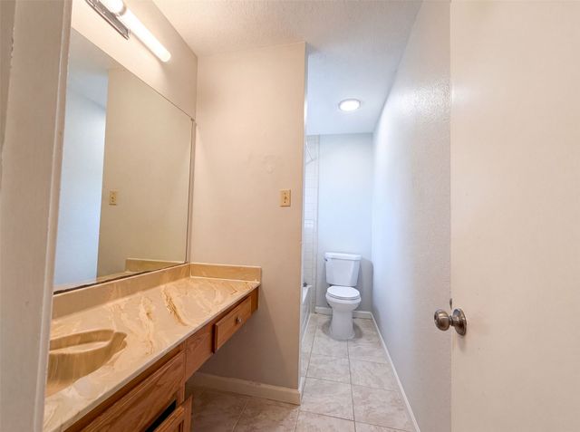 2831 Red Oak Drive, Grand Prairie, TX 75052