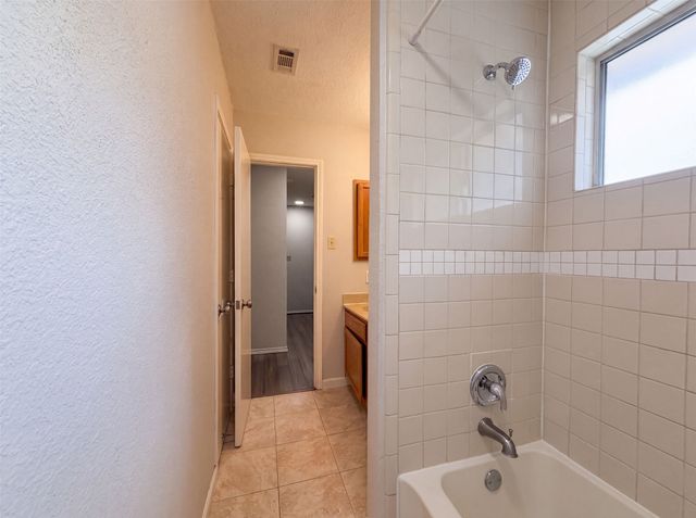 2831 Red Oak Drive, Grand Prairie, TX 75052