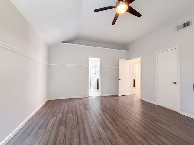 2831 Red Oak Drive, Grand Prairie, TX 75052