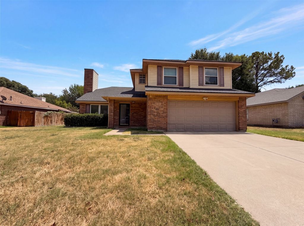 2831 Red Oak Drive, Grand Prairie, TX 75052