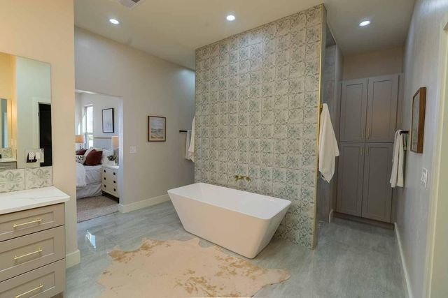 50 Calle Verde, Corrales, NM 87048