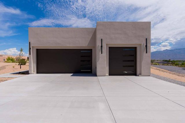 50 Calle Verde, Corrales, NM 87048