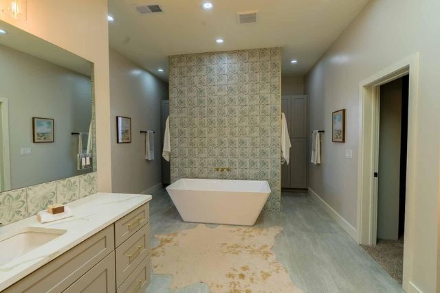 50 Calle Verde, Corrales, NM 87048