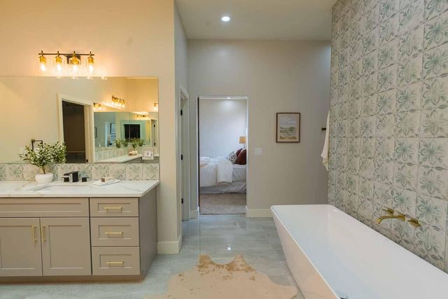 50 Calle Verde, Corrales, NM 87048