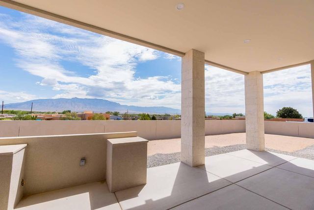 50 Calle Verde, Corrales, NM 87048