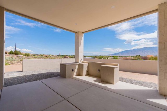 50 Calle Verde, Corrales, NM 87048