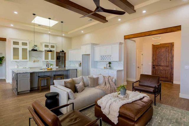 50 Calle Verde, Corrales, NM 87048