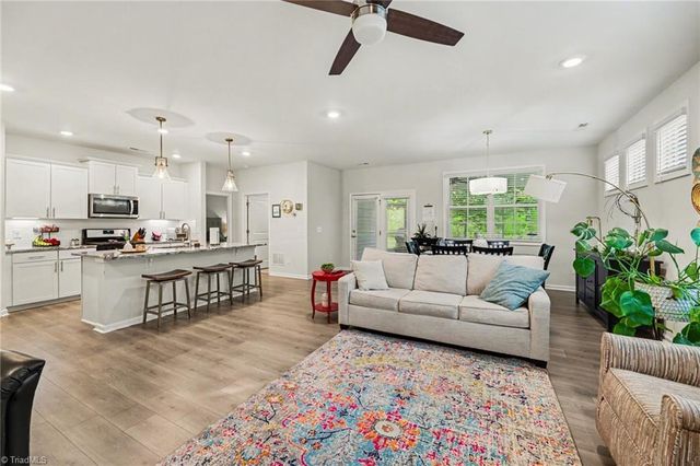 4520 Sapphire Court, Clemmons, NC 27012