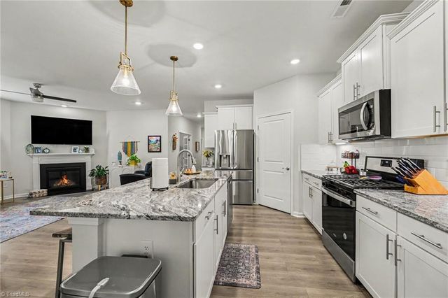 4520 Sapphire Court, Clemmons, NC 27012