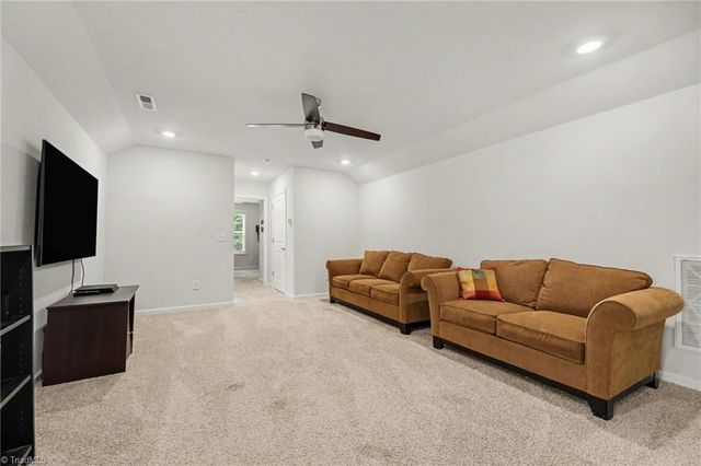 4520 Sapphire Court, Clemmons, NC 27012