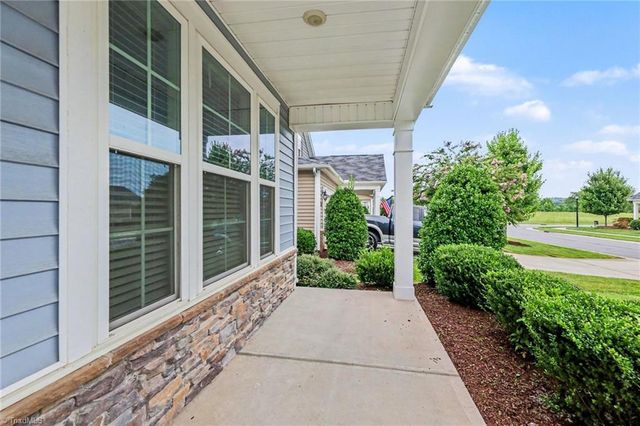 4520 Sapphire Court, Clemmons, NC 27012