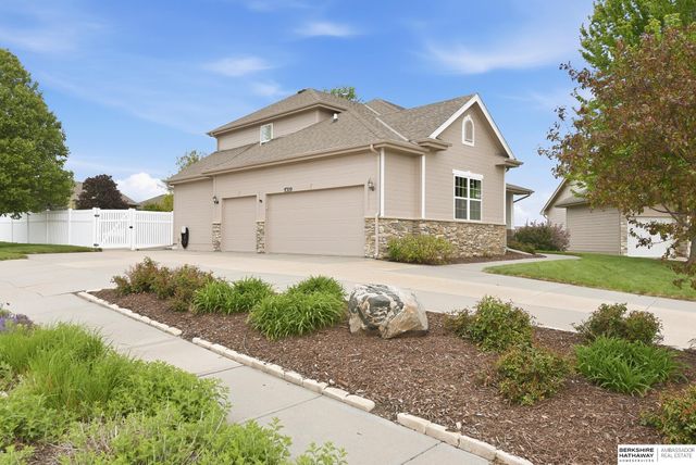 11309 Pebblebrooke Boulevard, Gretna, NE 68028