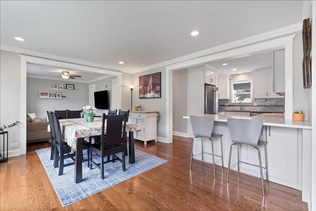 201 N Maple Street, Mount Prospect, IL 60056