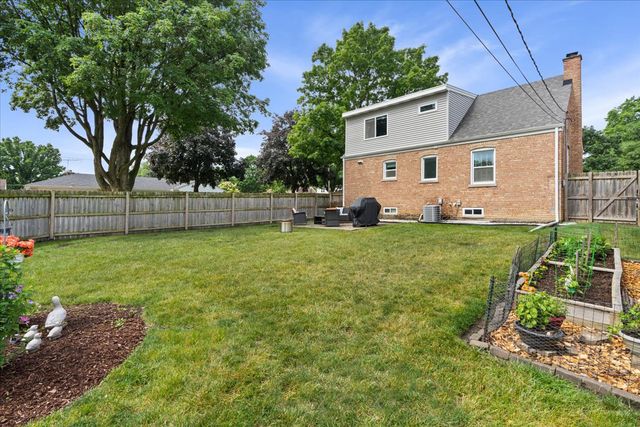 201 N Maple Street, Mount Prospect, IL 60056