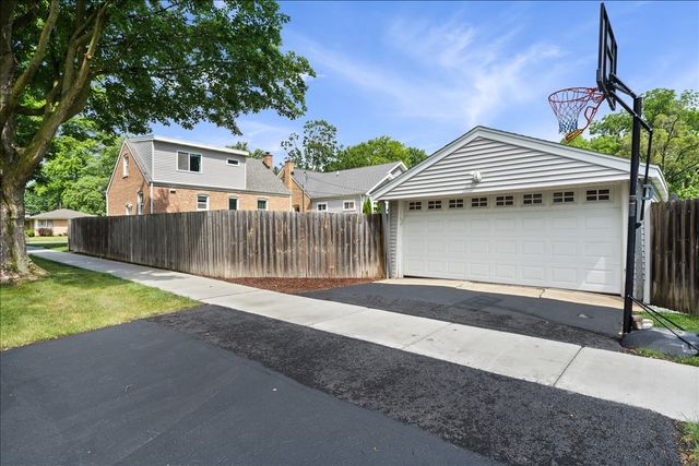 201 N Maple Street, Mount Prospect, IL 60056