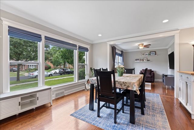 201 N Maple Street, Mount Prospect, IL 60056