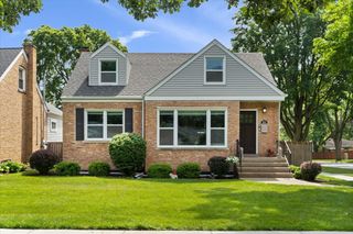 201 N Maple Street, Mount Prospect, IL 60056