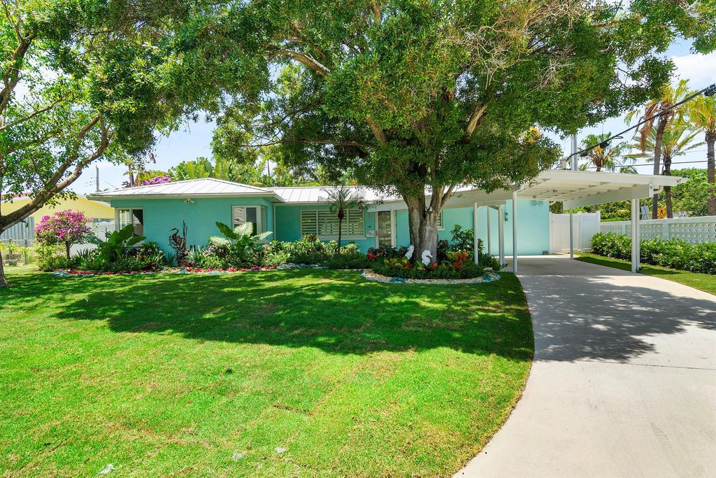 301 Linda Lane, West Palm Beach, FL 33405