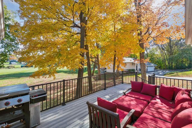 830 County Road 110 N, Mound, MN 55364