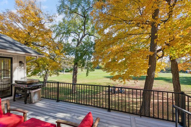 830 County Road 110 N, Mound, MN 55364