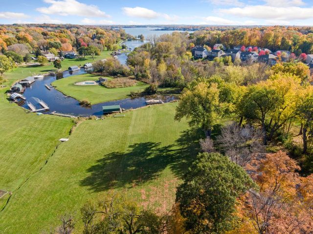 830 County Road 110 N, Mound, MN 55364