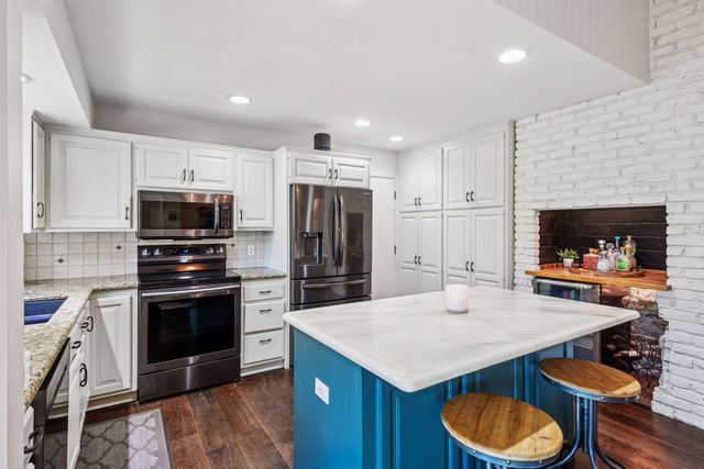 830 County Road 110 N, Mound, MN 55364