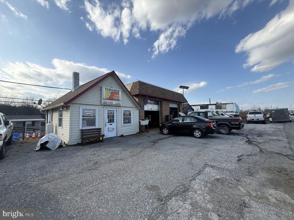 109 OLD YORK RD, New Cumberland, PA 17070