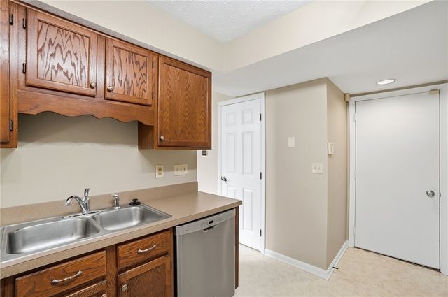 176 Queens Crossing 158, Washington Twp, OH 45458