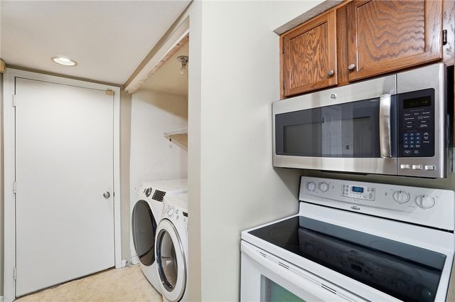 176 Queens Crossing 158, Washington Twp, OH 45458