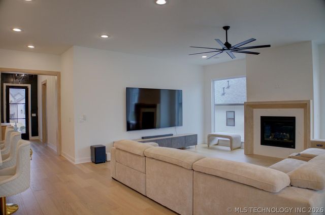 910 W 86th Street S, Tulsa, OK 74132