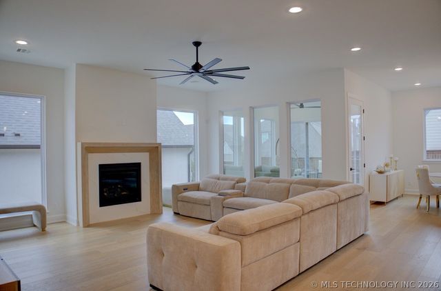 910 W 86th Street S, Tulsa, OK 74132