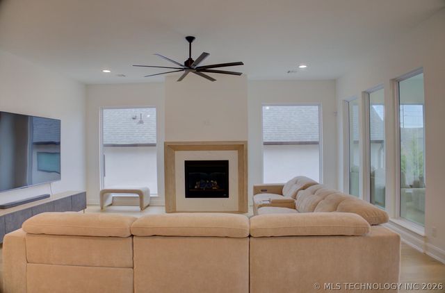 910 W 86th Street S, Tulsa, OK 74132