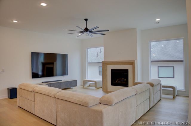 910 W 86th Street S, Tulsa, OK 74132