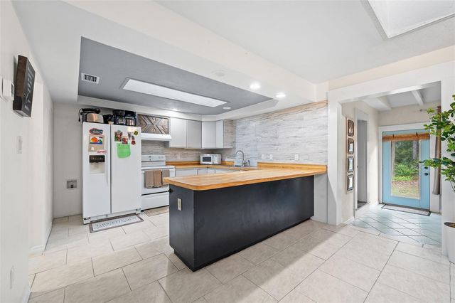 10135 NW 25TH PLACE, Gainesville, FL 32606