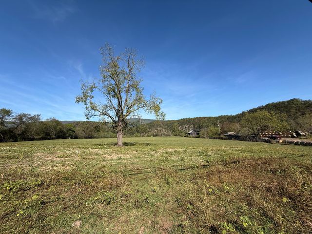 6402 Potts Creek RD, Covington, VA 24426