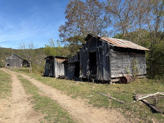 6402 Potts Creek RD, Covington, VA 24426