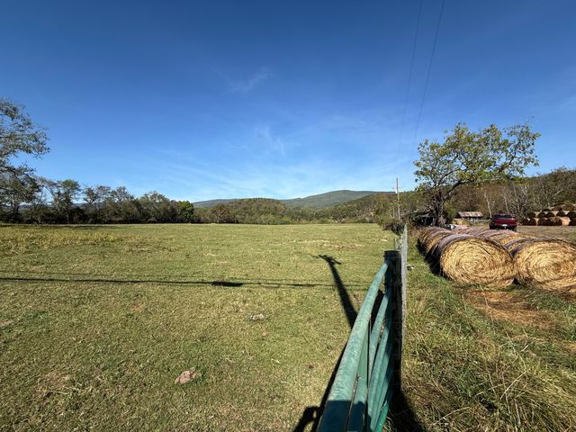 6402 Potts Creek RD, Covington, VA 24426